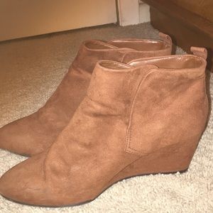 Brown size 8 ankle boot